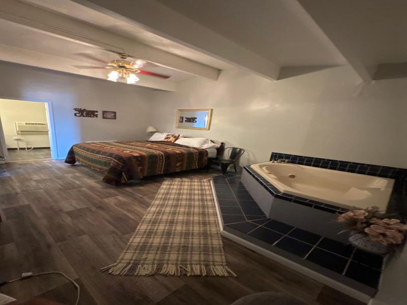 Tecumseh Inn Motel — general view