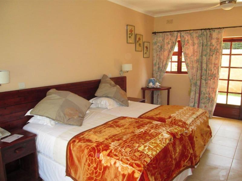 12 Fleetwood Lodge image
