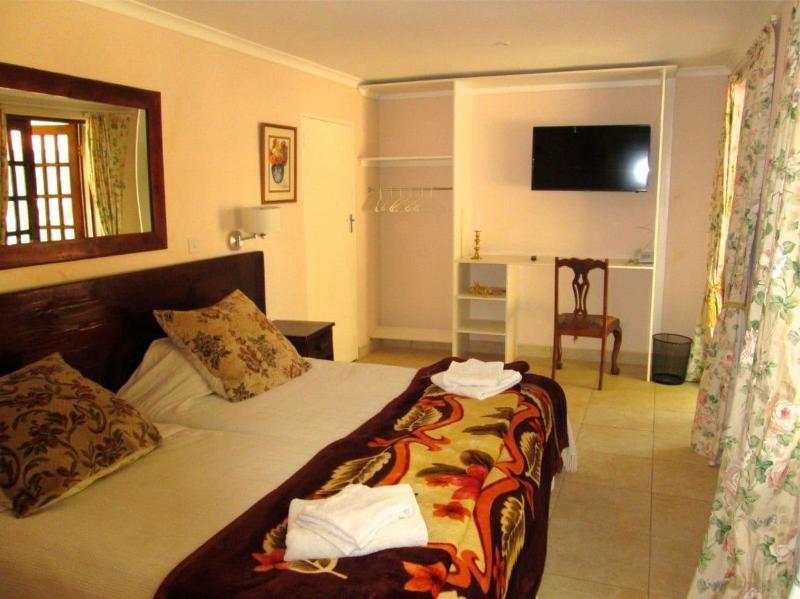 12 Fleetwood Lodge image