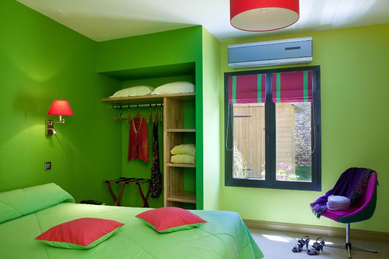 Logis Hôtel Ô En Couleur image