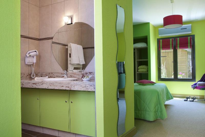 Logis Hôtel Ô En Couleur image