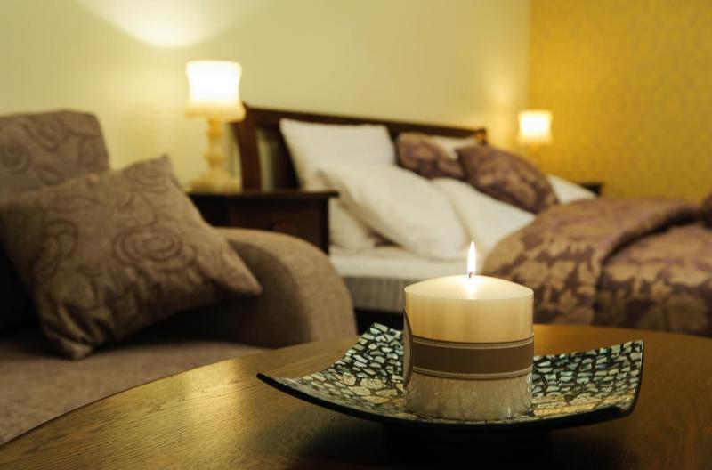 Embrace Guestrooms & Apartments image
