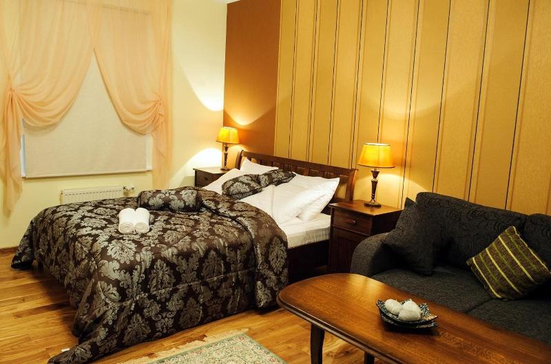 Embrace Guestrooms & Apartments image
