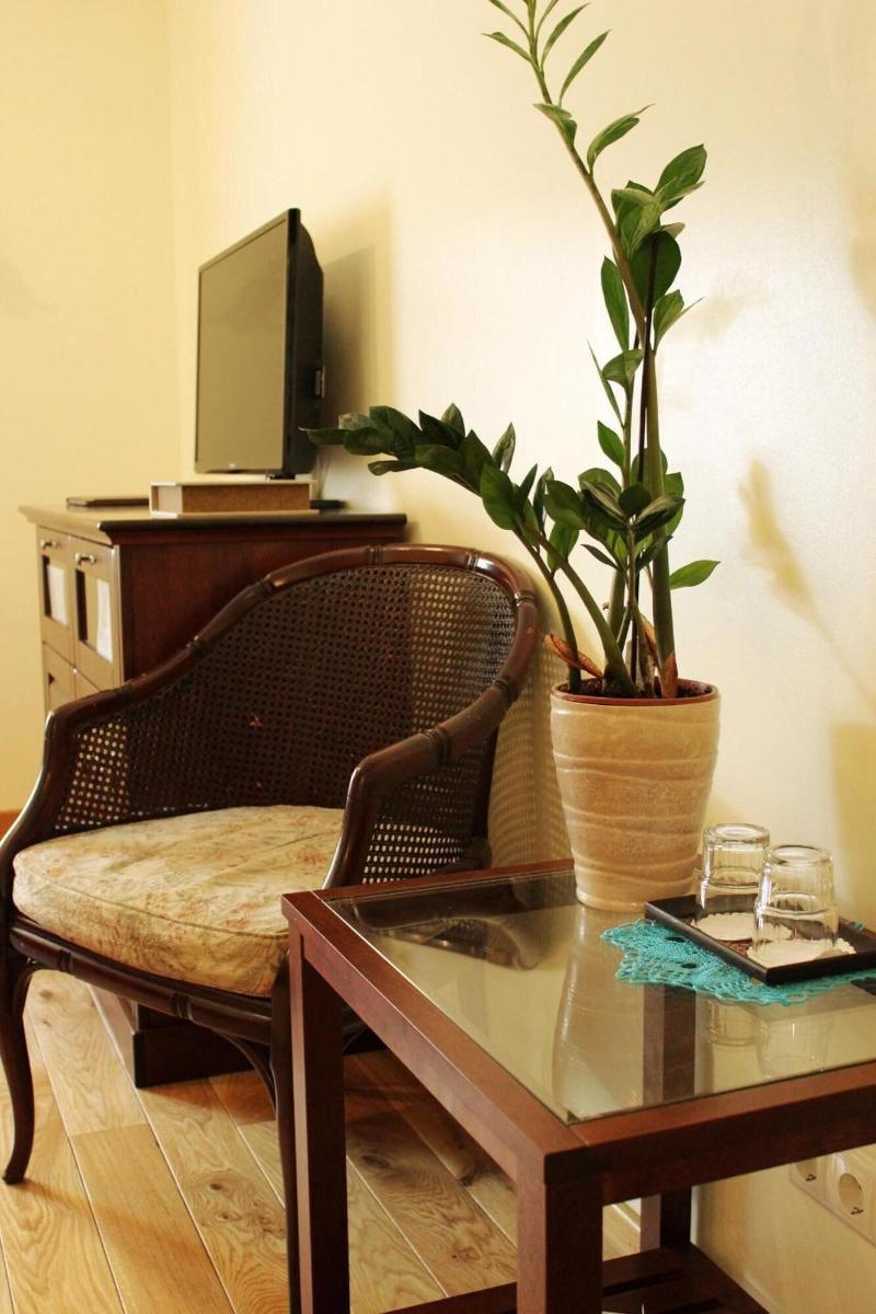 Embrace Guestrooms & Apartments image