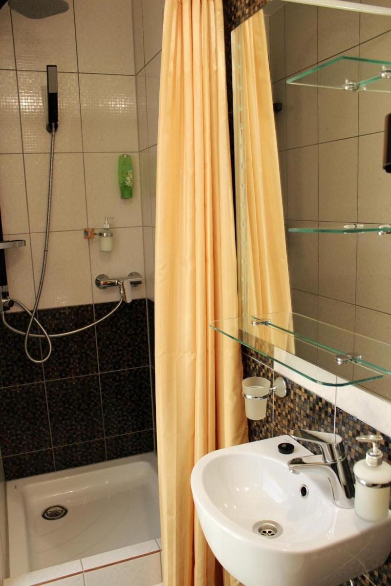 Embrace Guestrooms & Apartments image