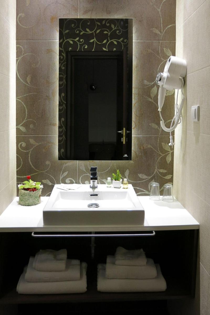 NV Luxury Suites & Spa image