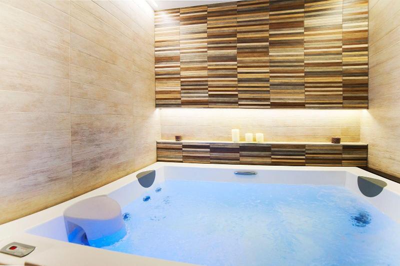 NV Luxury Suites & Spa image