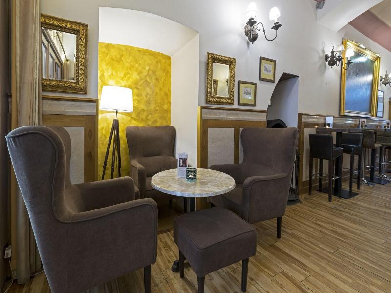 Hotel U Zlateho Jelena (Golden Deer) image