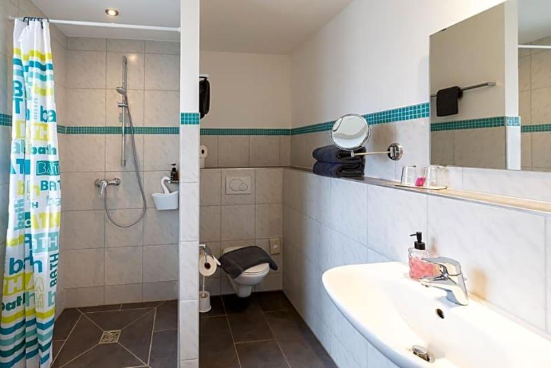 Hotel DAH-Inn image