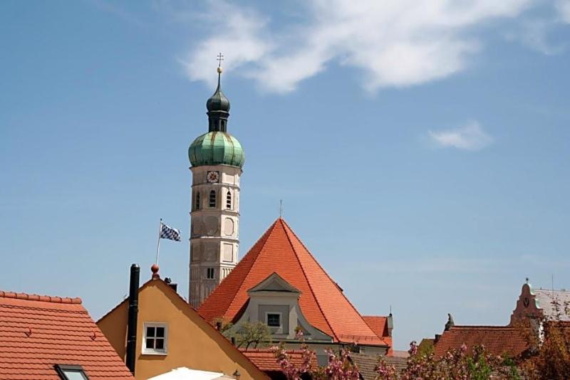 Hotel DAH-Inn image
