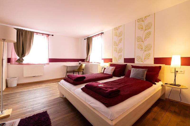 Hotel DAH-Inn image