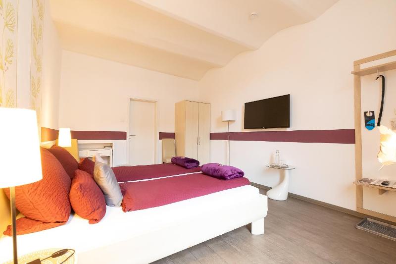 Hotel DAH-Inn image