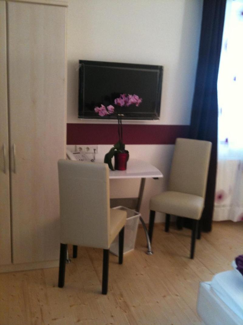 Hotel DAH-Inn image