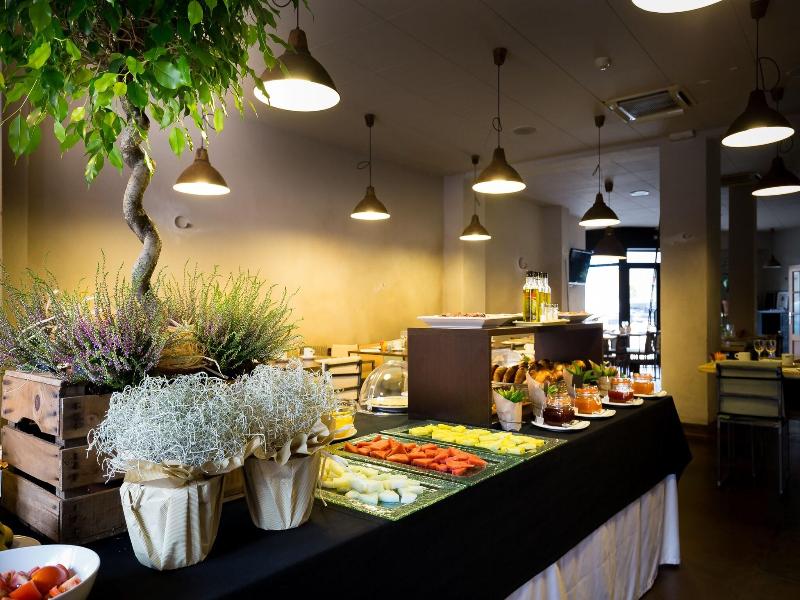 Hotel Montmar image