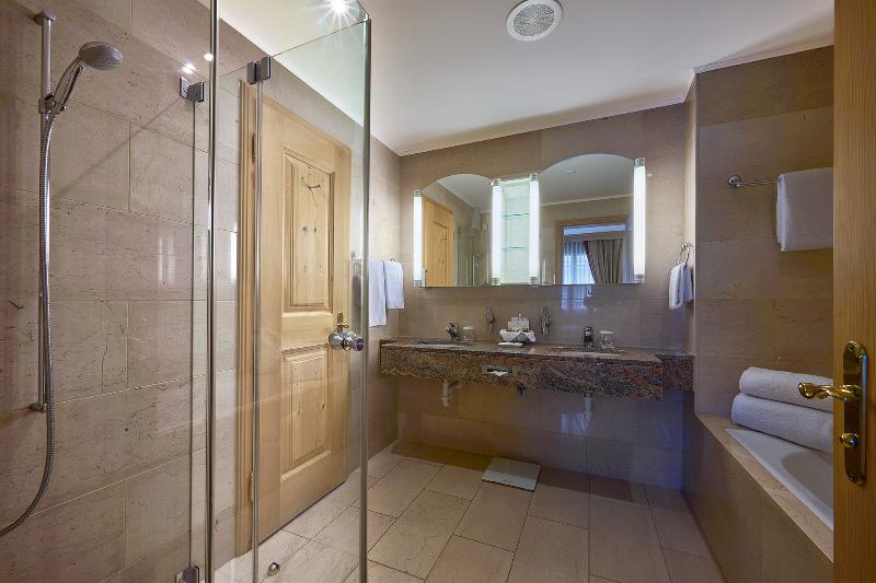 Hotel Vereina image