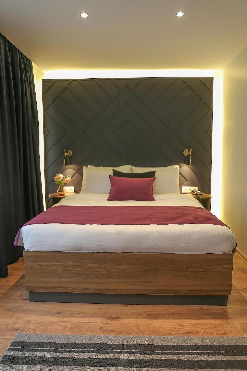 The Roomy image
