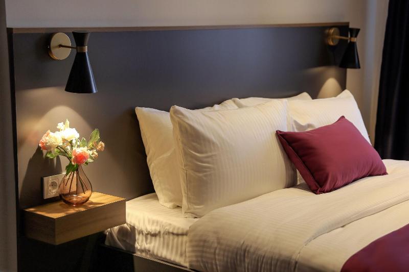 The Roomy image