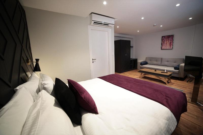 The Roomy image