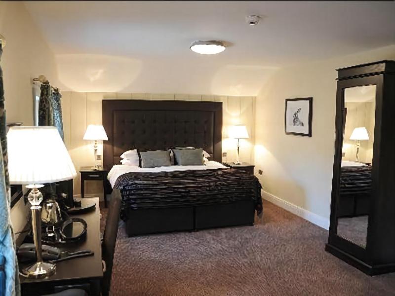 Elveden Inn image