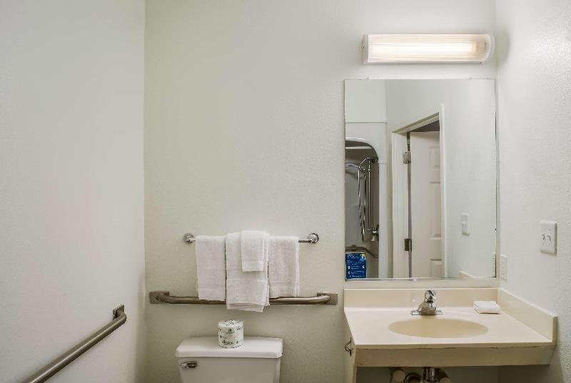 Suburban Studios Fishers IN image