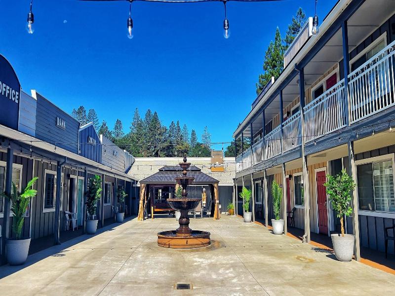 The Old West Inn