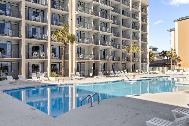 Ocean Crest Inn And Suites