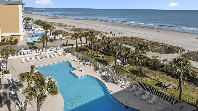 Ocean Crest Inn And Suites — general view