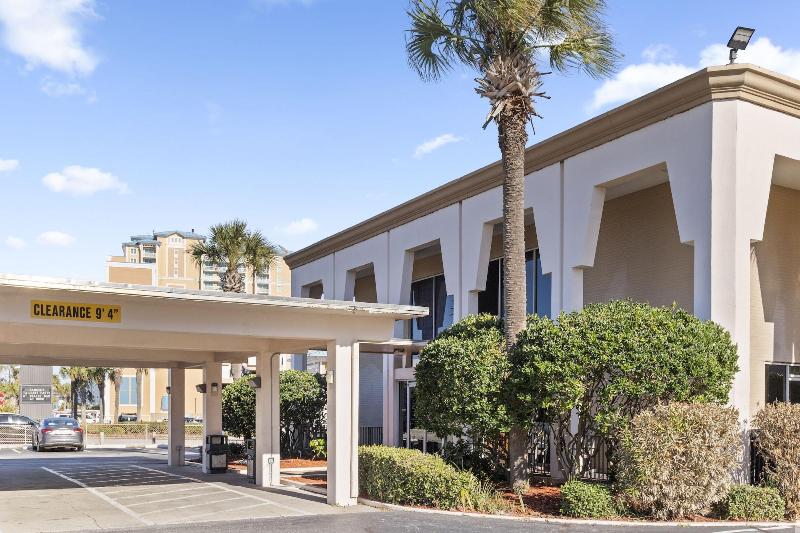 Ocean Crest Inn And Suites — general view