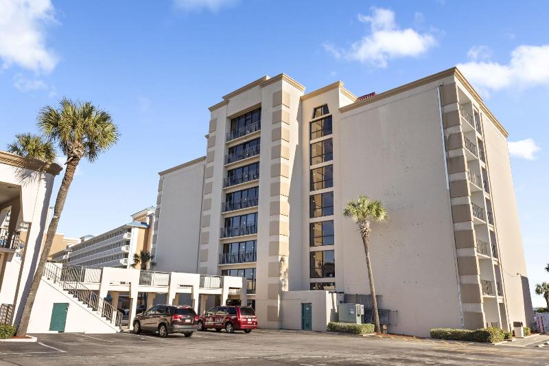 Ocean Crest Inn And Suites — general view