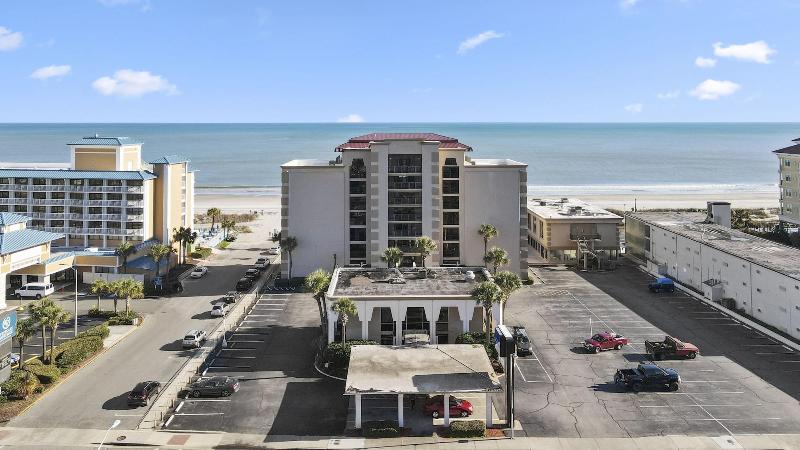 Ocean Crest Inn And Suites — general view