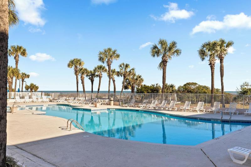 Ocean Crest Inn And Suites