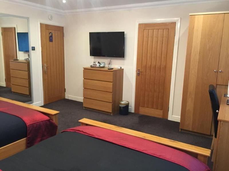 Barncroft Luxury Guest House Near Nec image