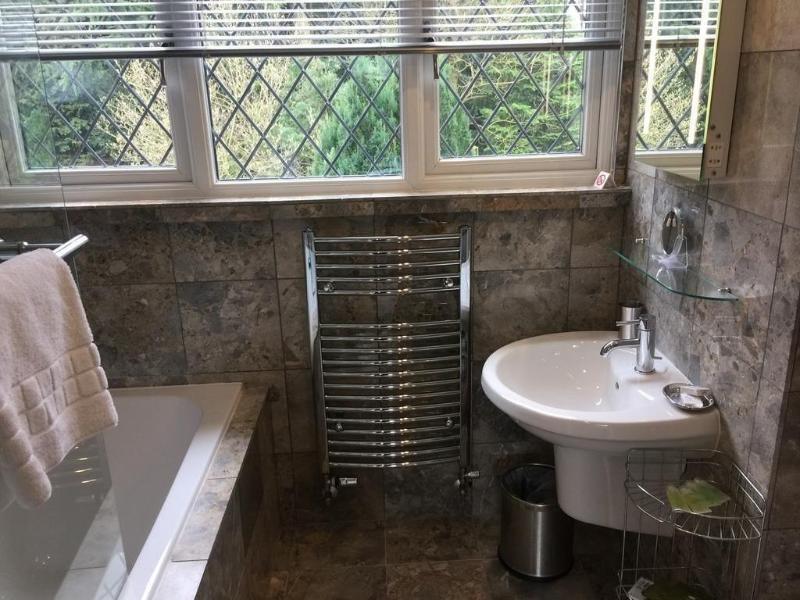 Barncroft Luxury Guest House Near Nec image