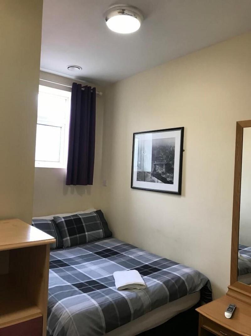 Shanahans B&B with Sports Bar image