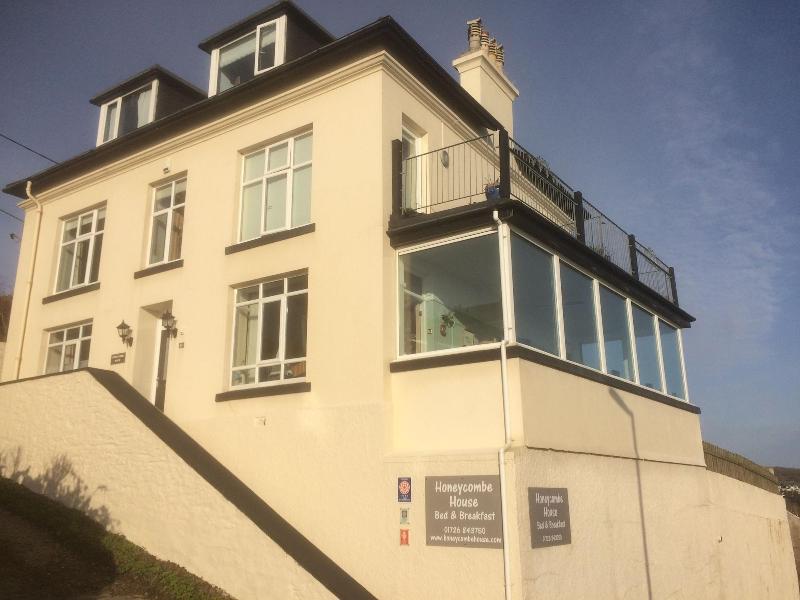 Honeycombe House — photo 4