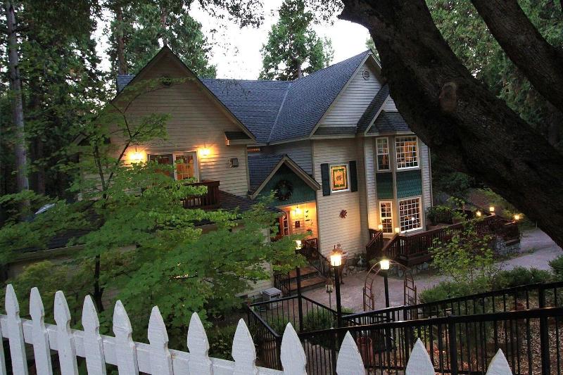 Mccaffrey House Bed And Breakfast Inn image