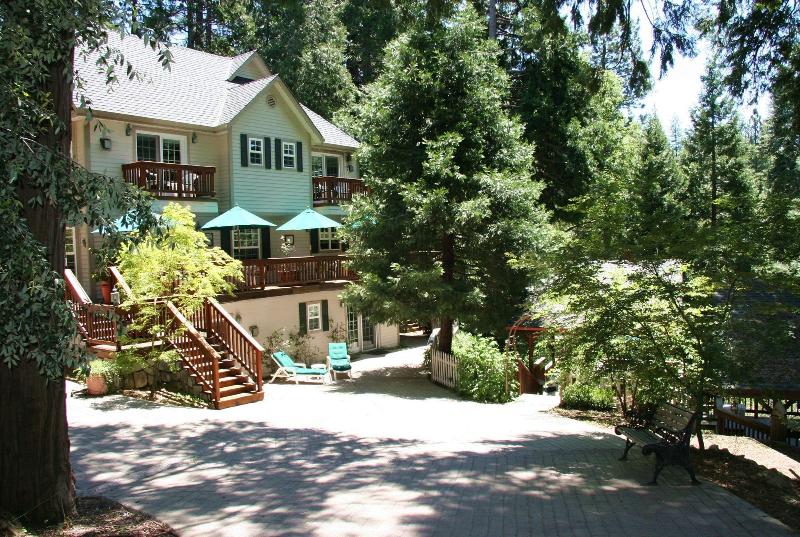 Mccaffrey House Bed And Breakfast Inn image