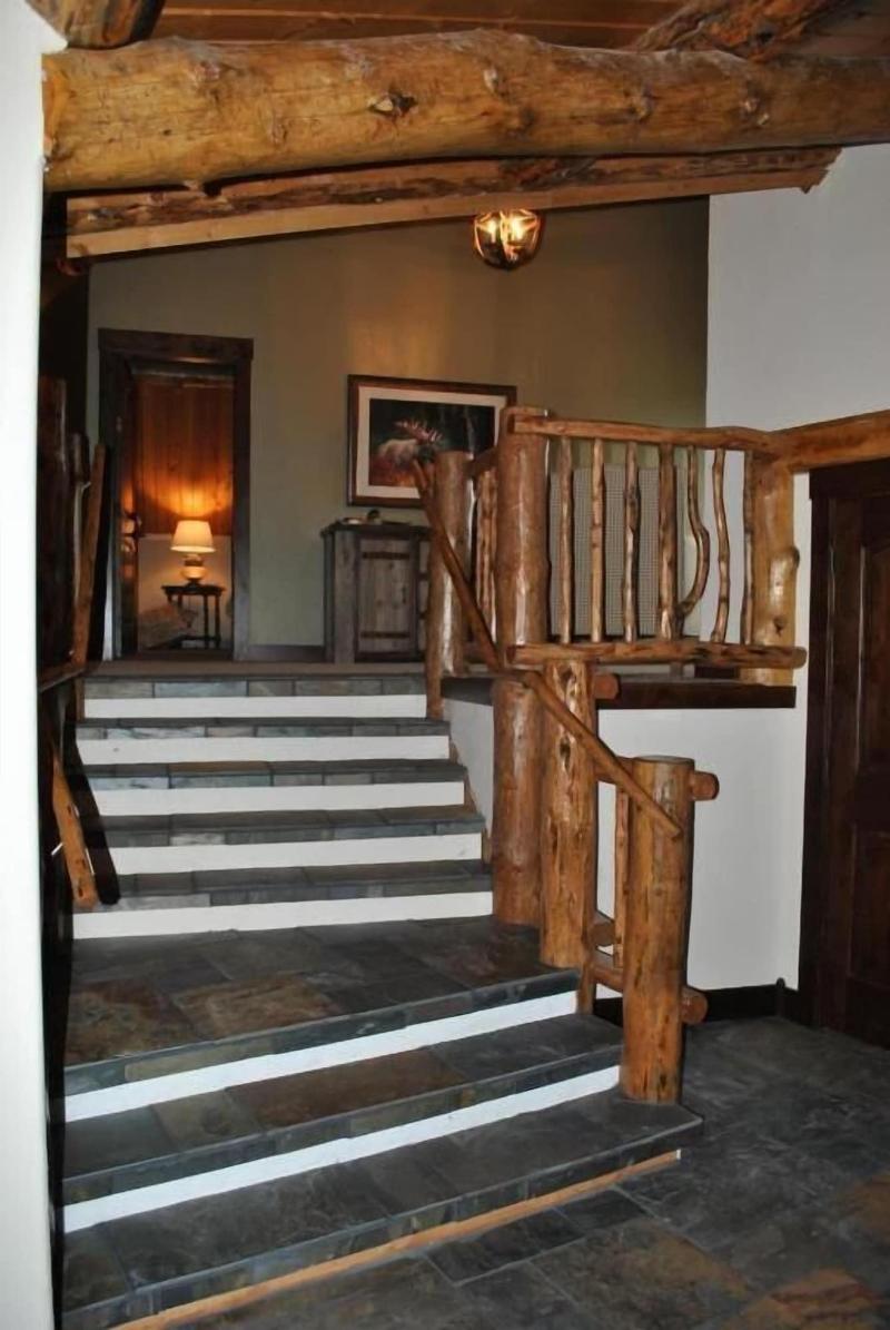 Fin And Feather Inn image