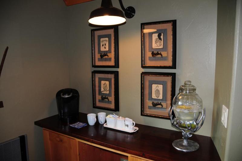 Fin And Feather Inn image