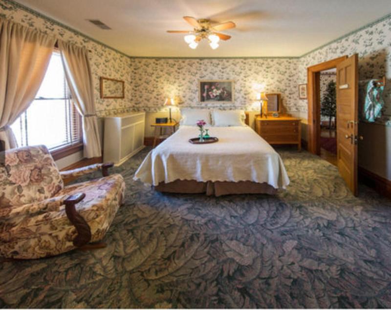 Mcconnell Inn image