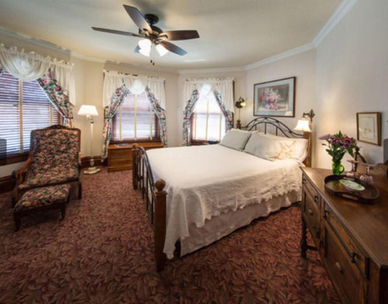 Mcconnell Inn image