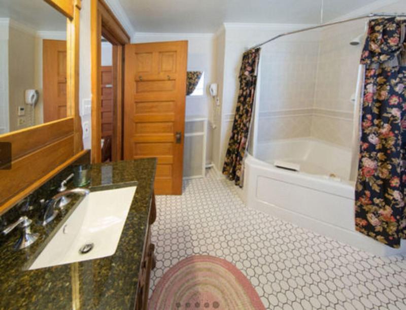 Mcconnell Inn image