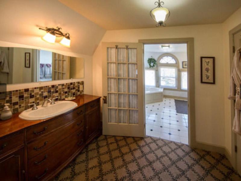 Mcconnell Inn image