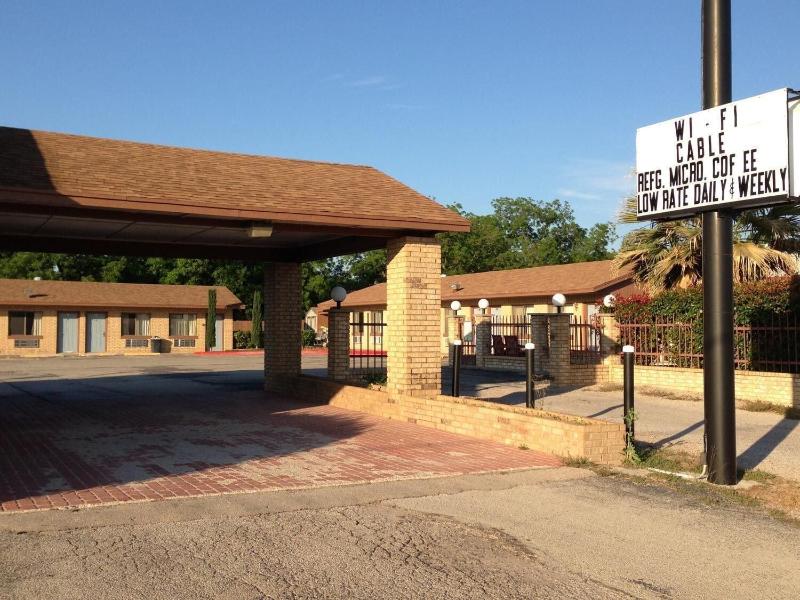 De Leon Inn image