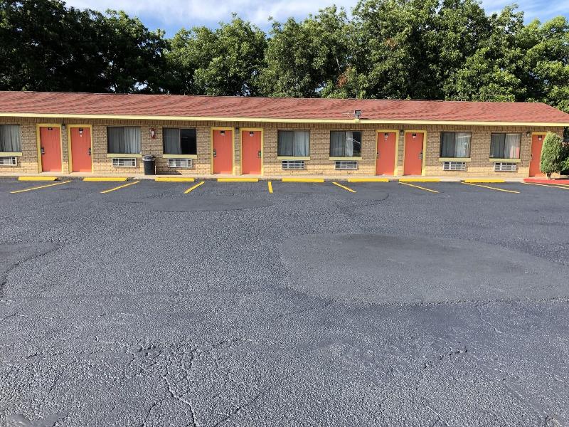 De Leon Inn image