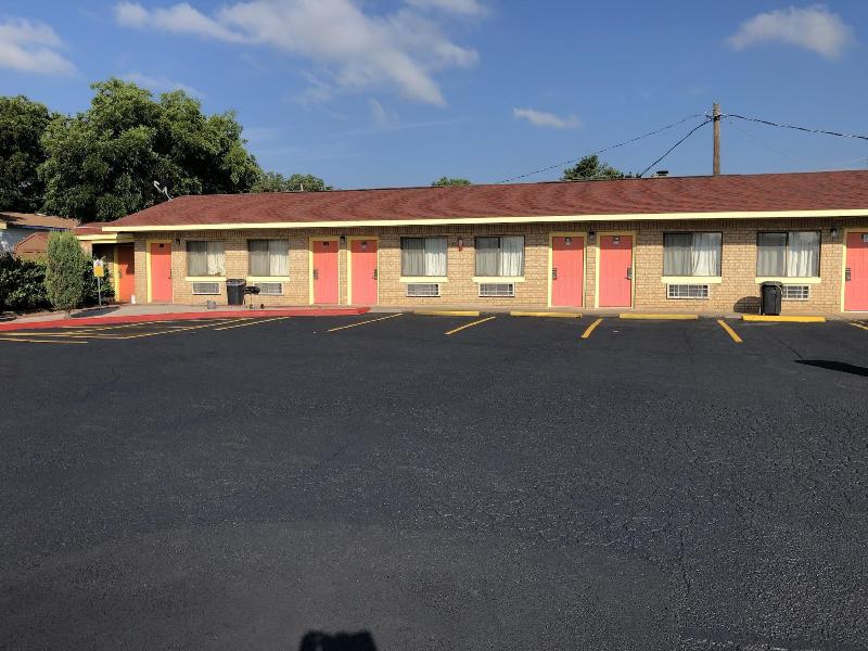 De Leon Inn image