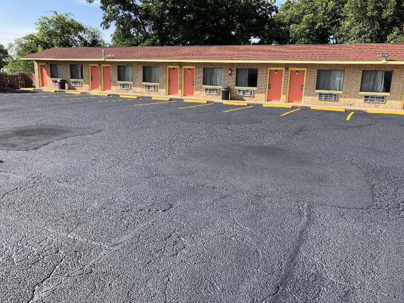 De Leon Inn image