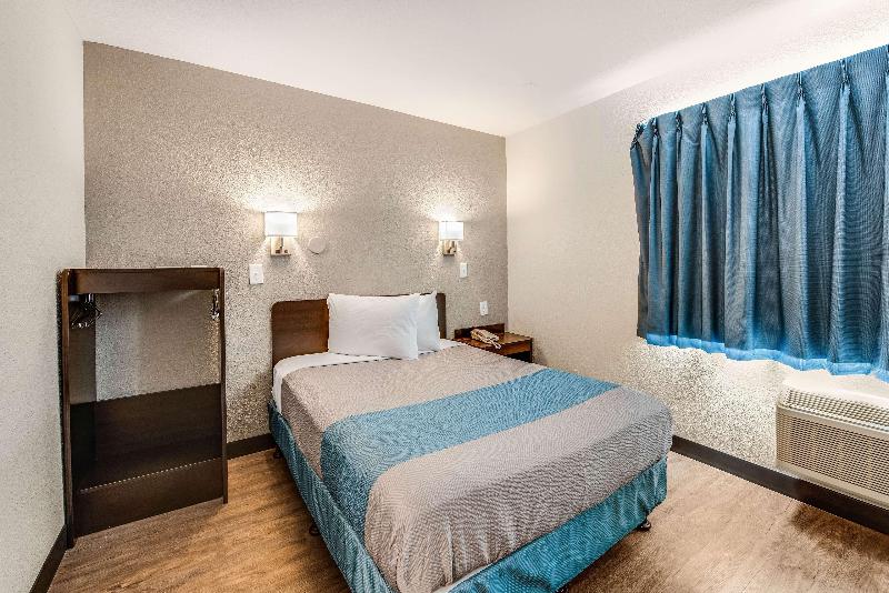 Motel 6 Fort Wayne, IN image