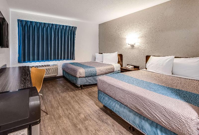Motel 6 Fort Wayne, IN image