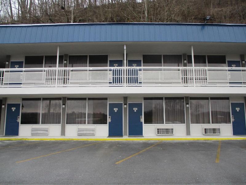 Motel 6 Chilhowie, VA image